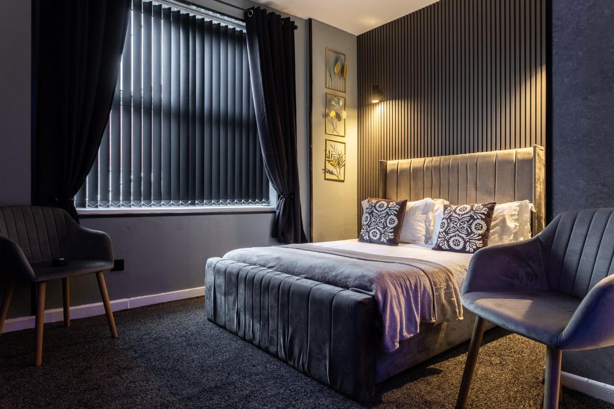 Newly Renovated With Jacuzzi In Sheffield! *